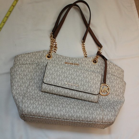 Michael Kors Jet Set Travel Large Chain Shoulder Tote white and Camel MK logo - Picture 1 of 16